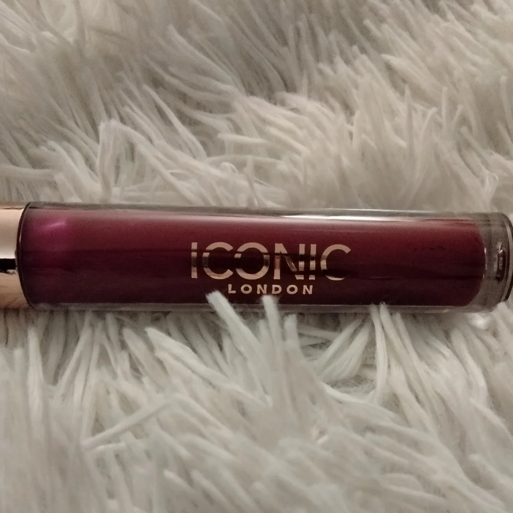🆕 ICONIC LONDON LIP PLUMPING GLOSS 